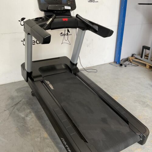 Life Fitness 95T Elevation Treadmill - SE3 HD - Black