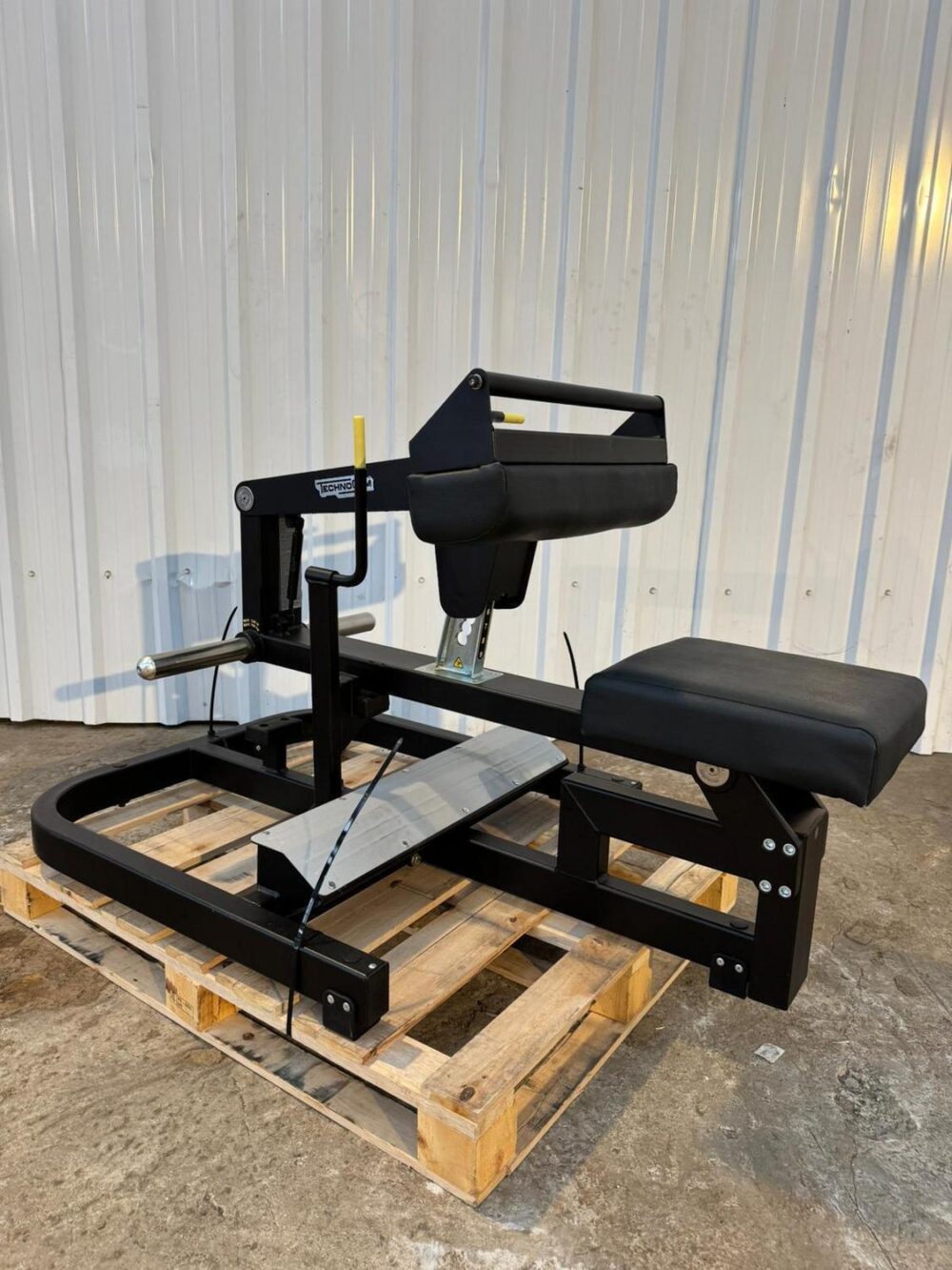 Technogym Pure Strength Seated Calf - Black - Image 5