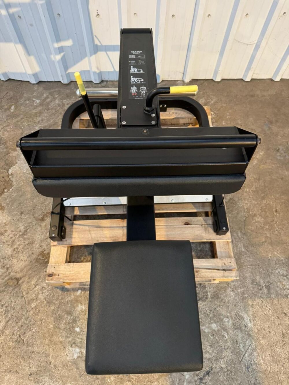 Technogym Pure Strength Seated Calf - Black - Image 2