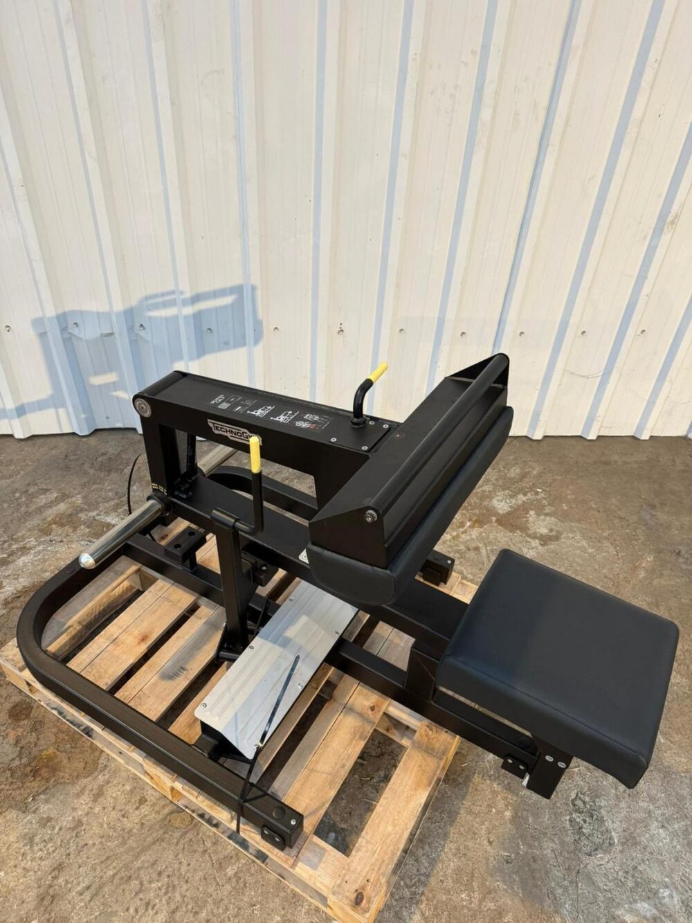 Technogym Pure Strength Seated Calf - Black - Image 4