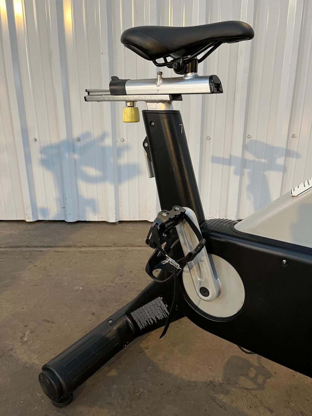 Technogym D91 Group Cycle Ride with Chain - Silver - Image 2