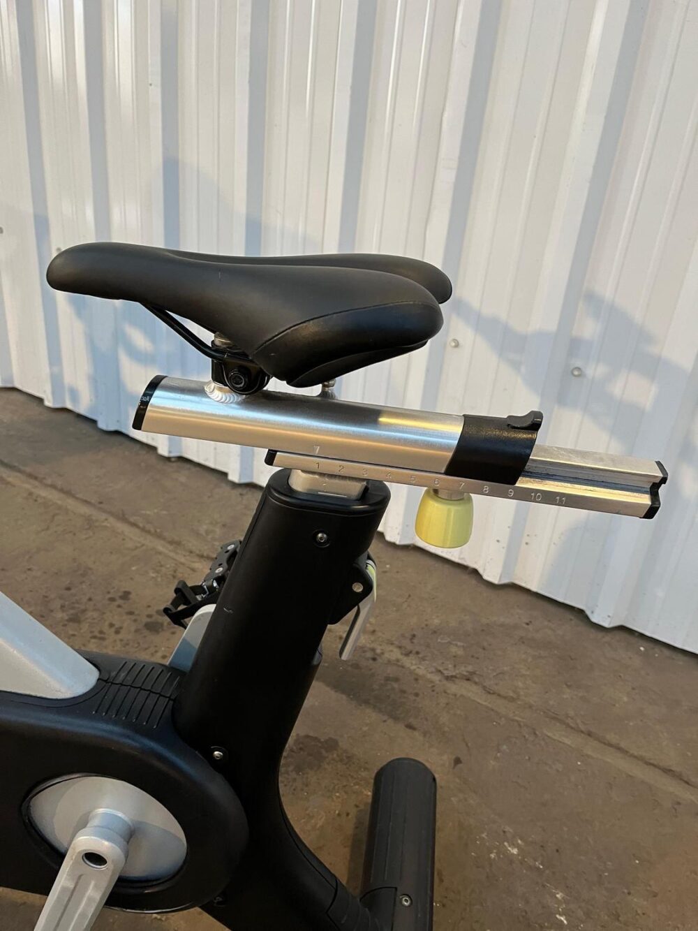 Technogym D91 Group Cycle Ride with Chain - Silver - Image 3