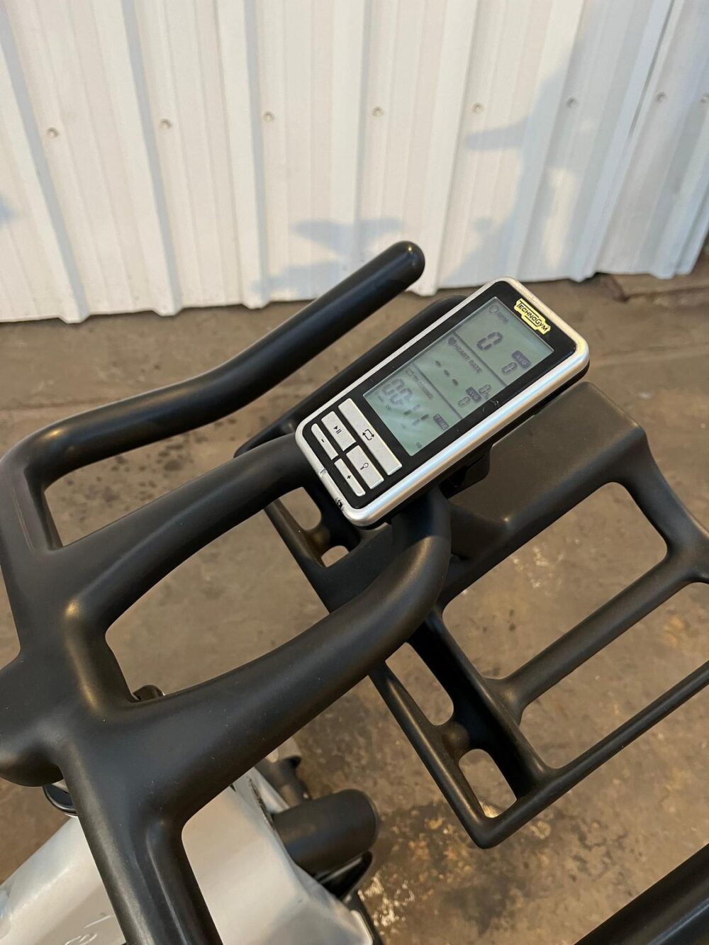 Technogym D91 Group Cycle Ride with Chain - Silver - Image 4