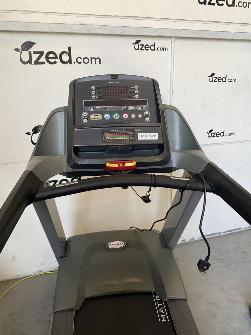 Matrix T3x Treadmill LED - Black - Image 3