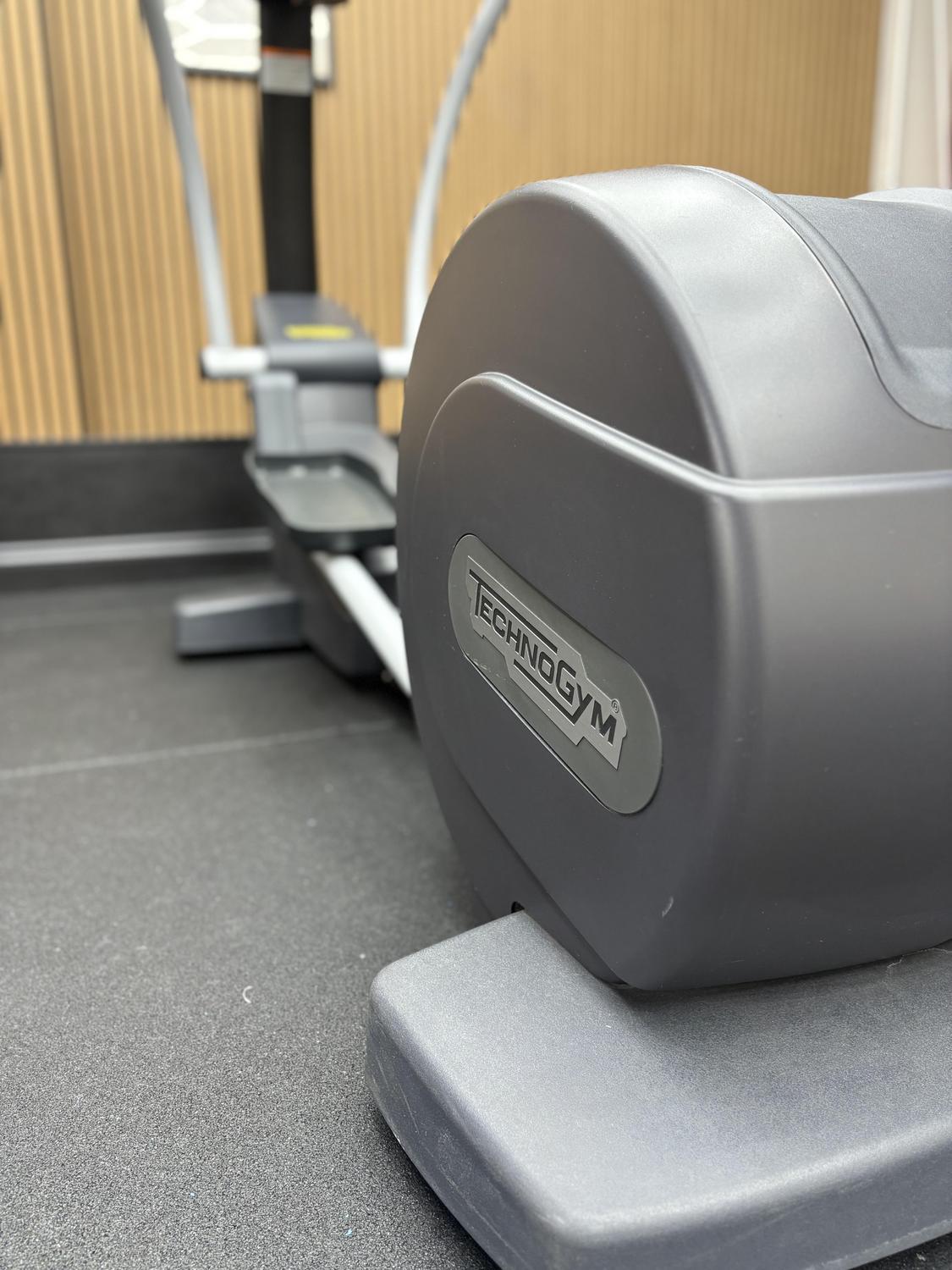 Technogym Excite (DE583B) SYNCHRO EXCITE 1000 P TV Trend - Image 8