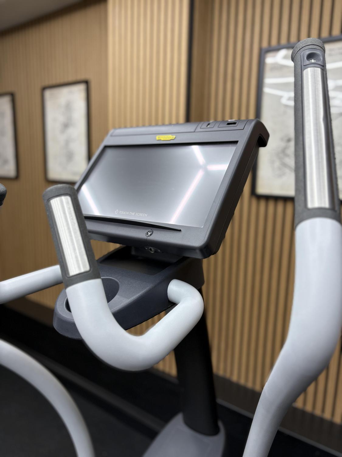 Technogym Excite (DE583B) SYNCHRO EXCITE 1000 P TV Trend - Image 6