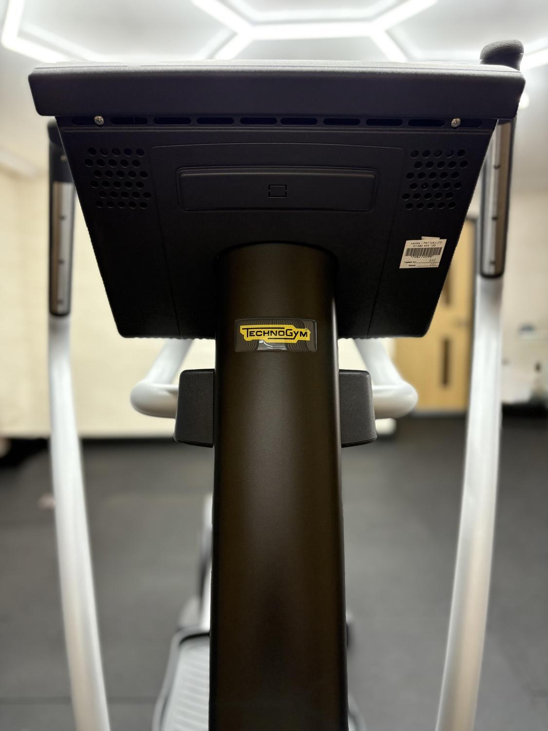 Technogym Excite (DE583B) SYNCHRO EXCITE 1000 P TV Trend - Image 7