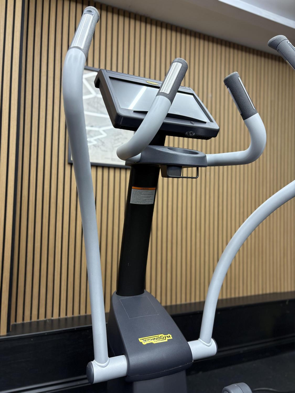 Technogym Excite (DE583B) SYNCHRO EXCITE 1000 P TV Trend - Image 5