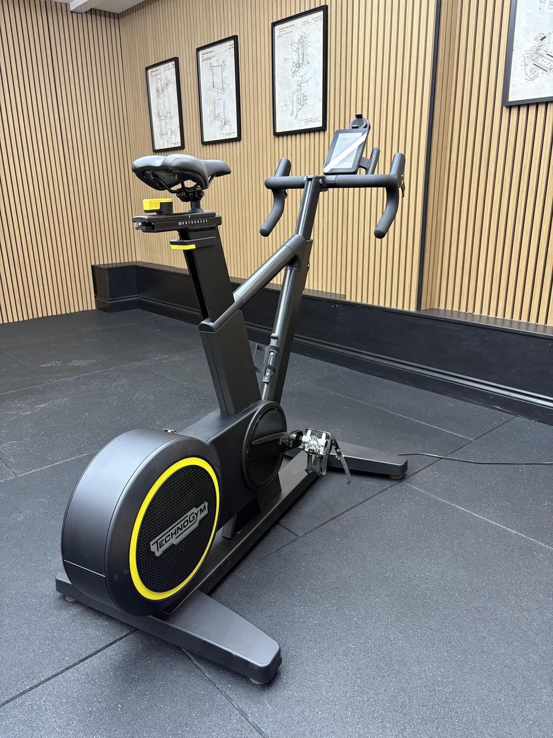 Technogym SKILLBIKE (DJC03C) Black