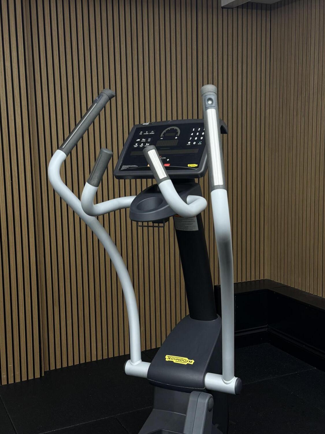 Technogym Excite (DE584L) SYNCHRO EXCITE 1000 SP LED Class - Image 3
