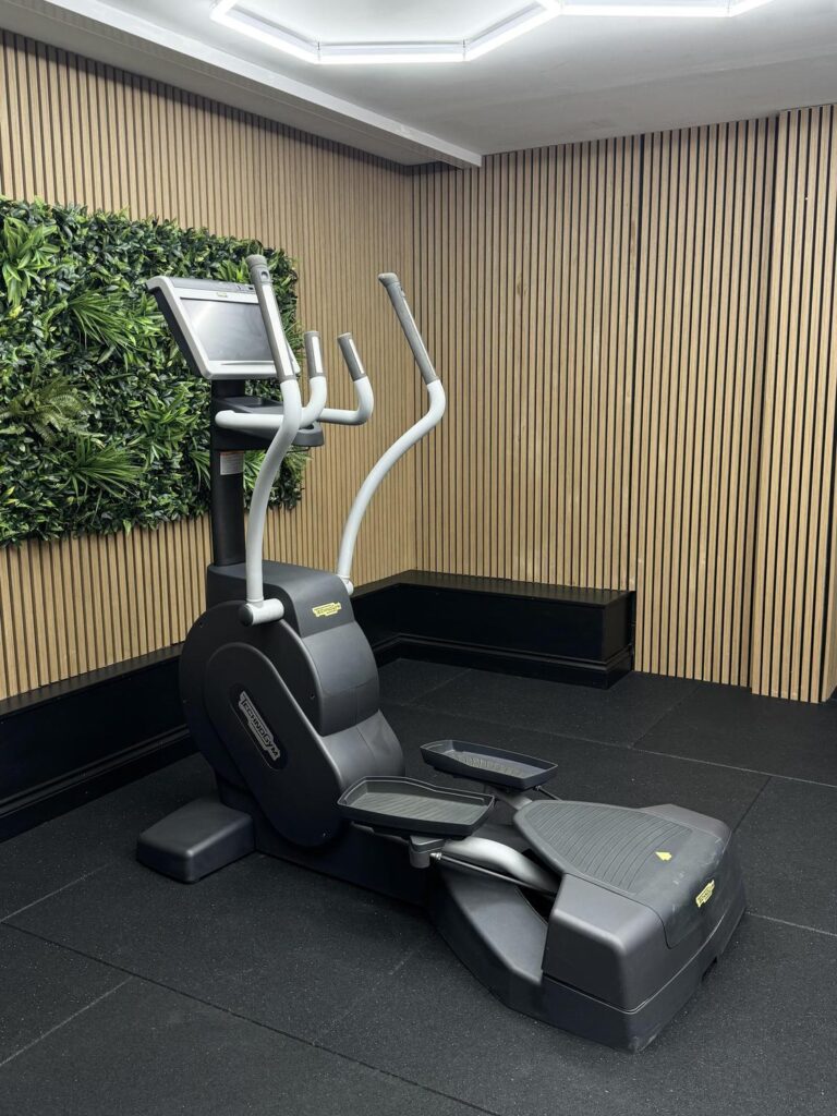 Technogym Excite+ CROSSOVER 700 UNITY 2 (DAG73V) Black