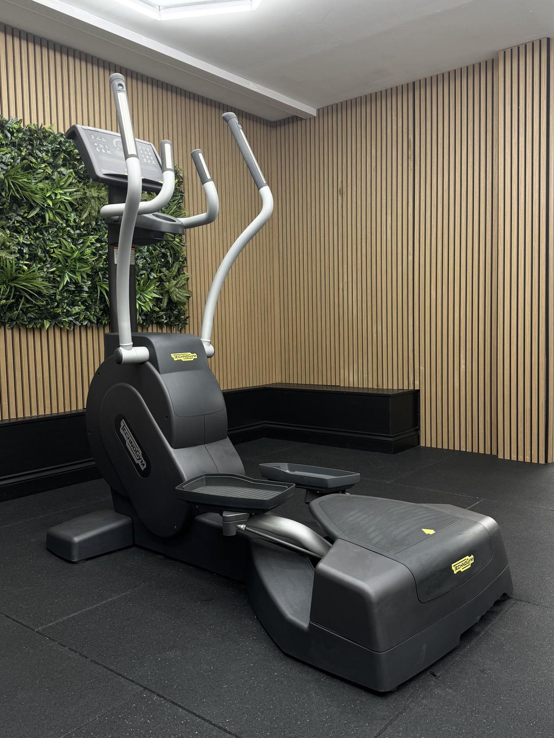 Technogym Excite (DEG83L) CROSS EXCITE 1000 P LED Trend - Image 3
