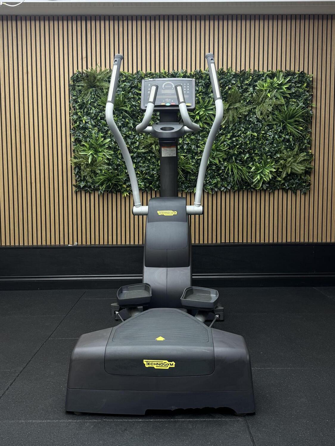 Technogym Excite (DEG83L) CROSS EXCITE 1000 P LED Trend - Image 2