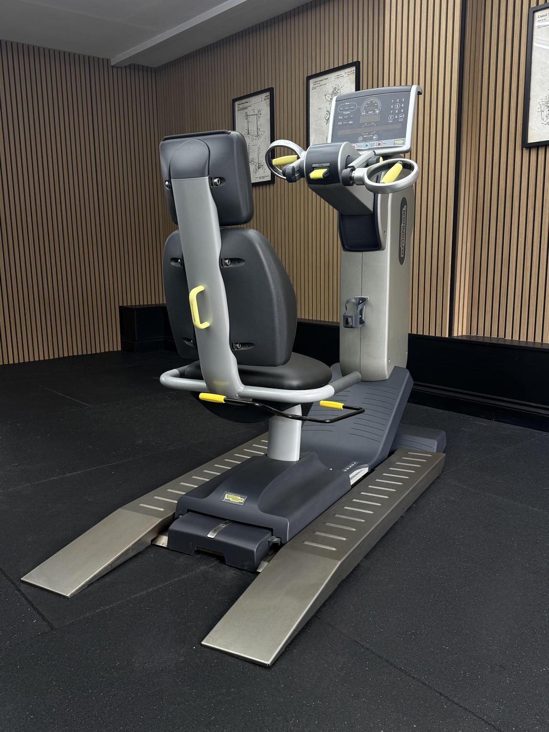 TECHNOGYM IFI TOP EXCITE 700 SP LED (C4774L) Silver