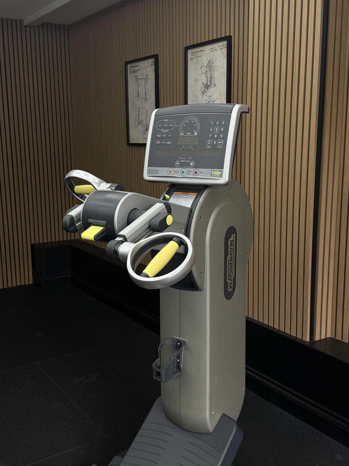 TECHNOGYM IFI TOP EXCITE 700 SP LED (C4774L) Silver - Image 6