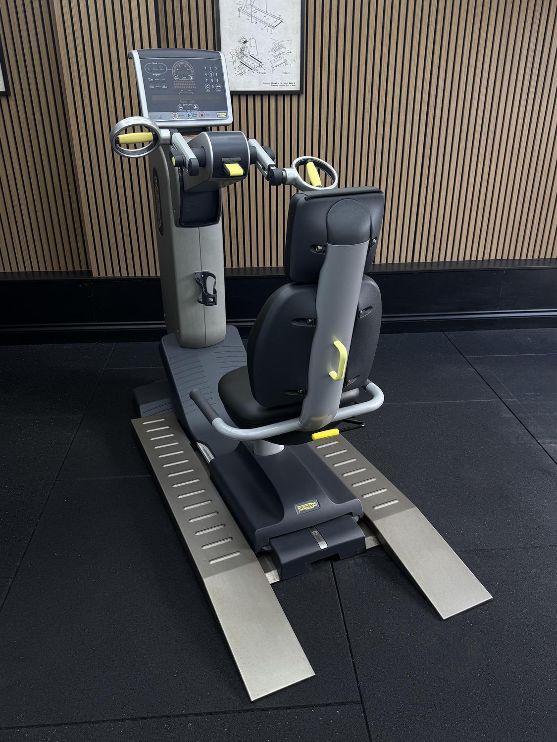 TECHNOGYM IFI TOP EXCITE 700 SP LED (C4774L) Silver - Image 2