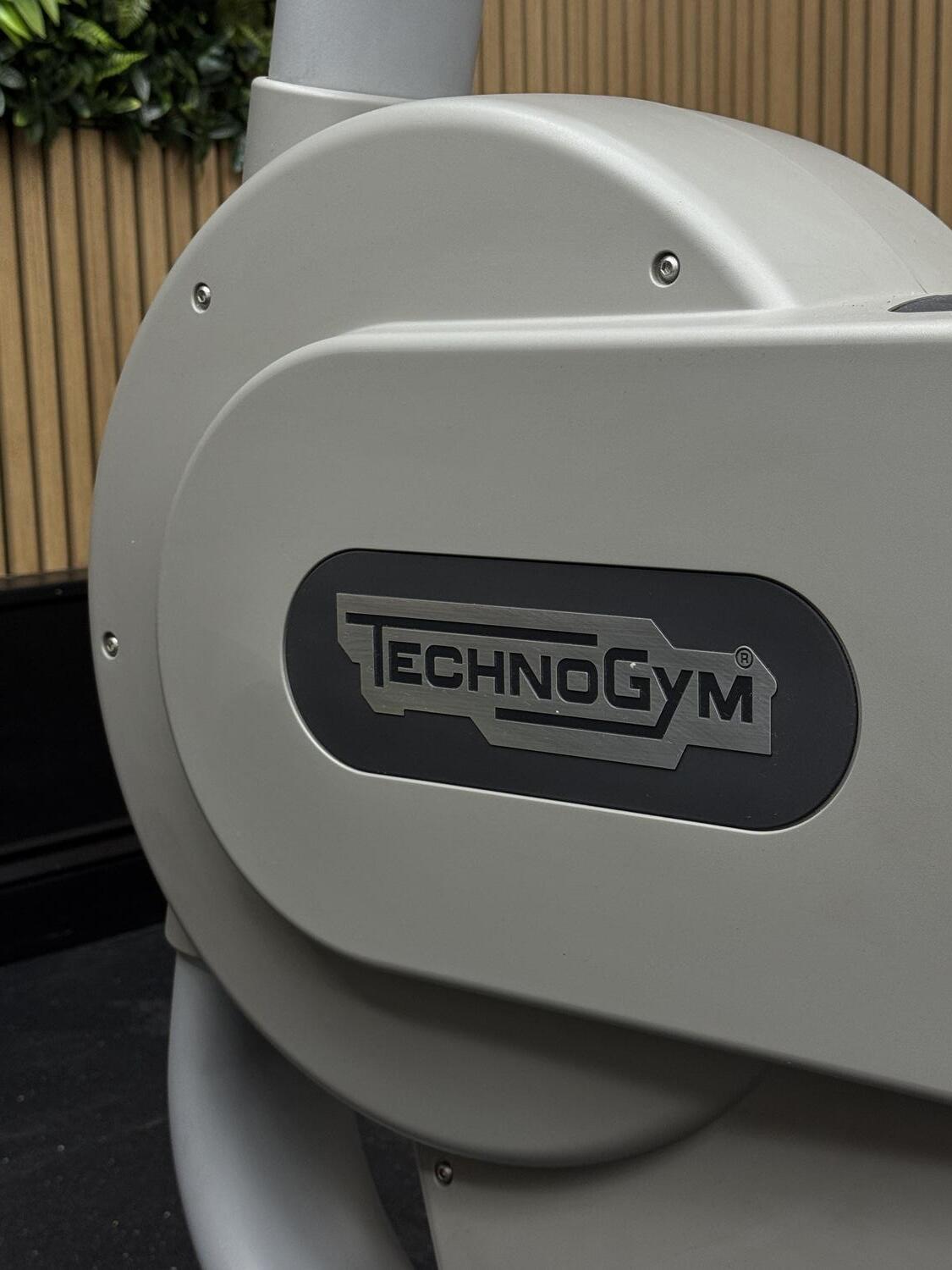 Technogym Excite (DE384L) STEP EXCITE 1000 SP LED Class - Image 7