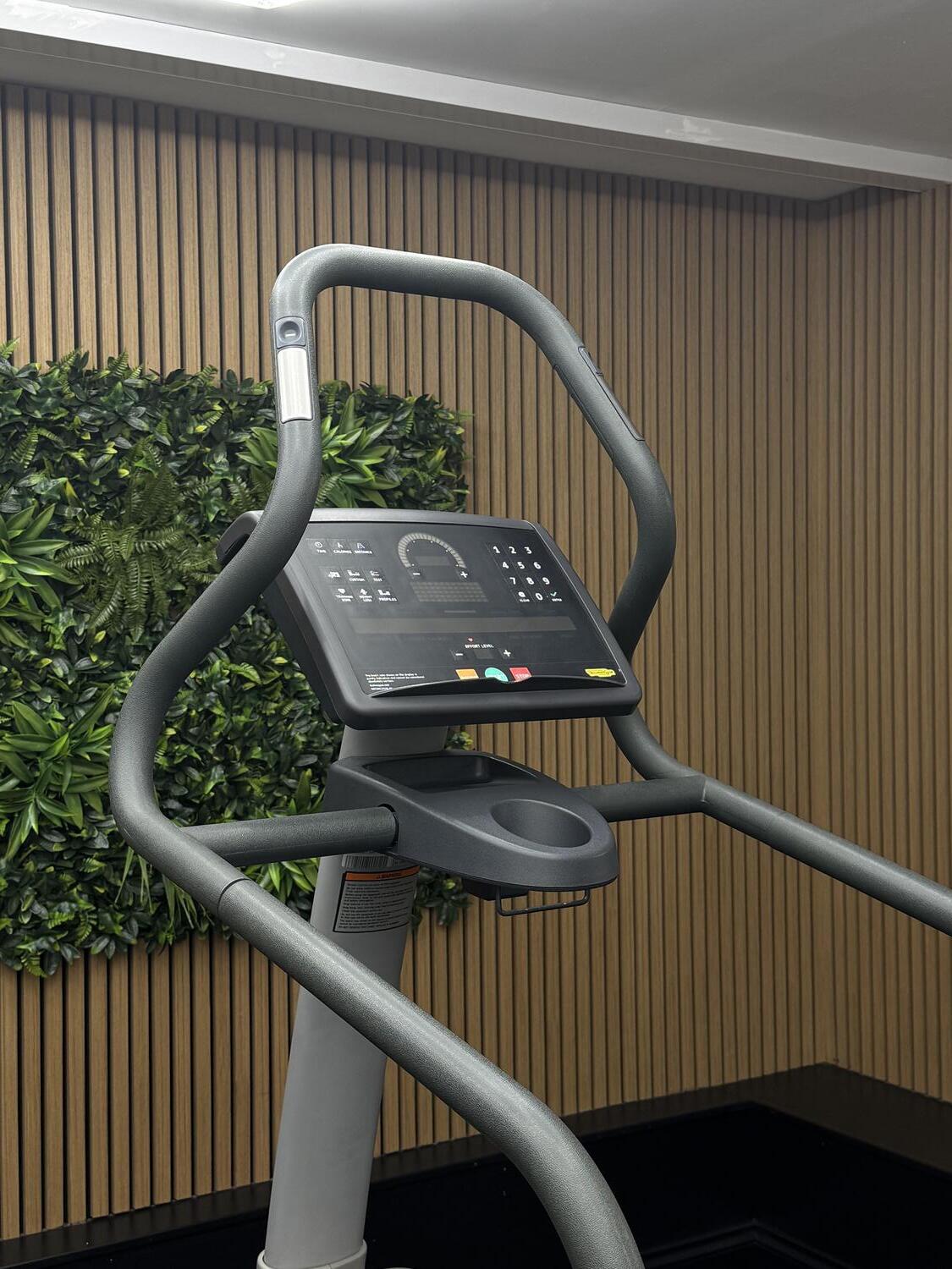 Technogym Excite (DE384L) STEP EXCITE 1000 SP LED Class - Image 9