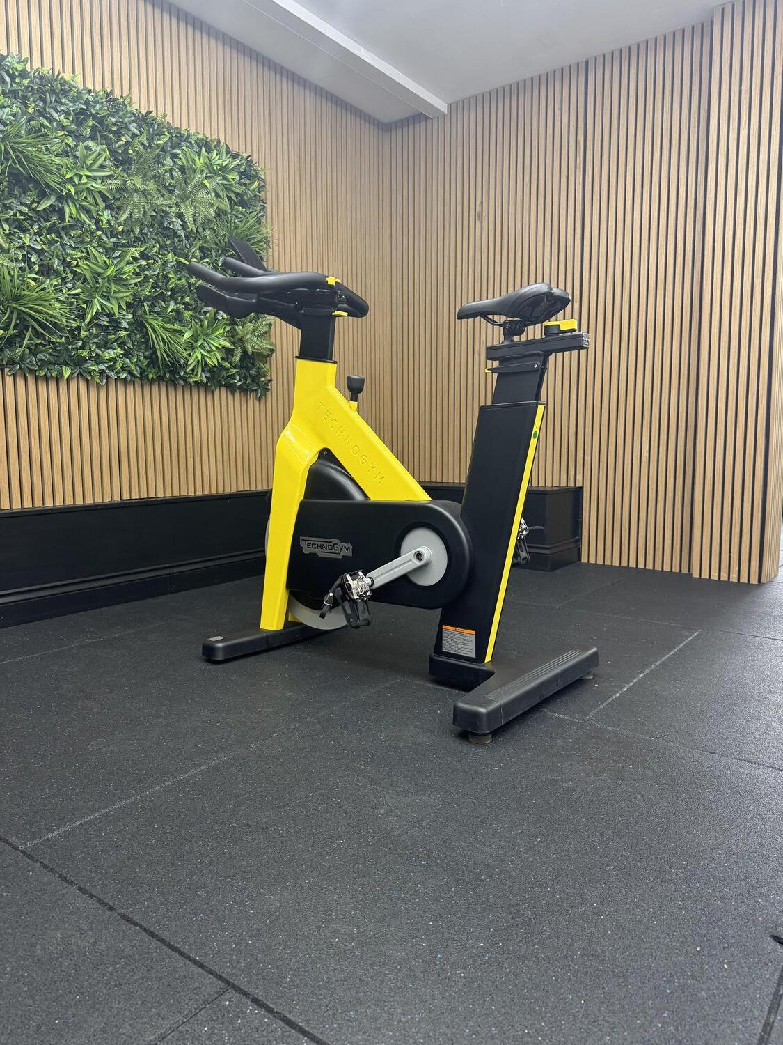 Technogym Group Cycle Connect (D92CBNE) Yellow - Image 7