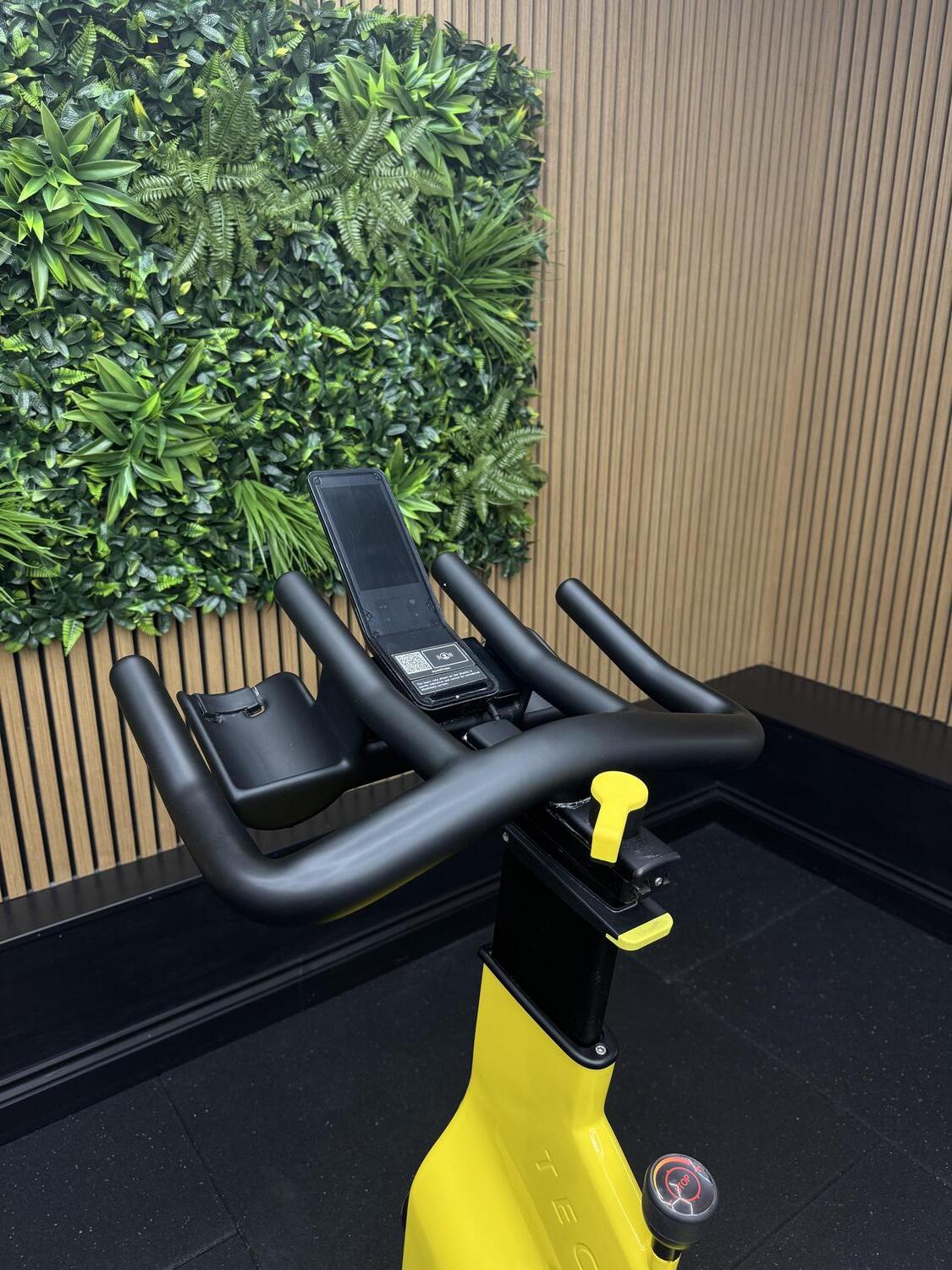 Technogym Group Cycle Connect (D92CBNE) Yellow - Image 9