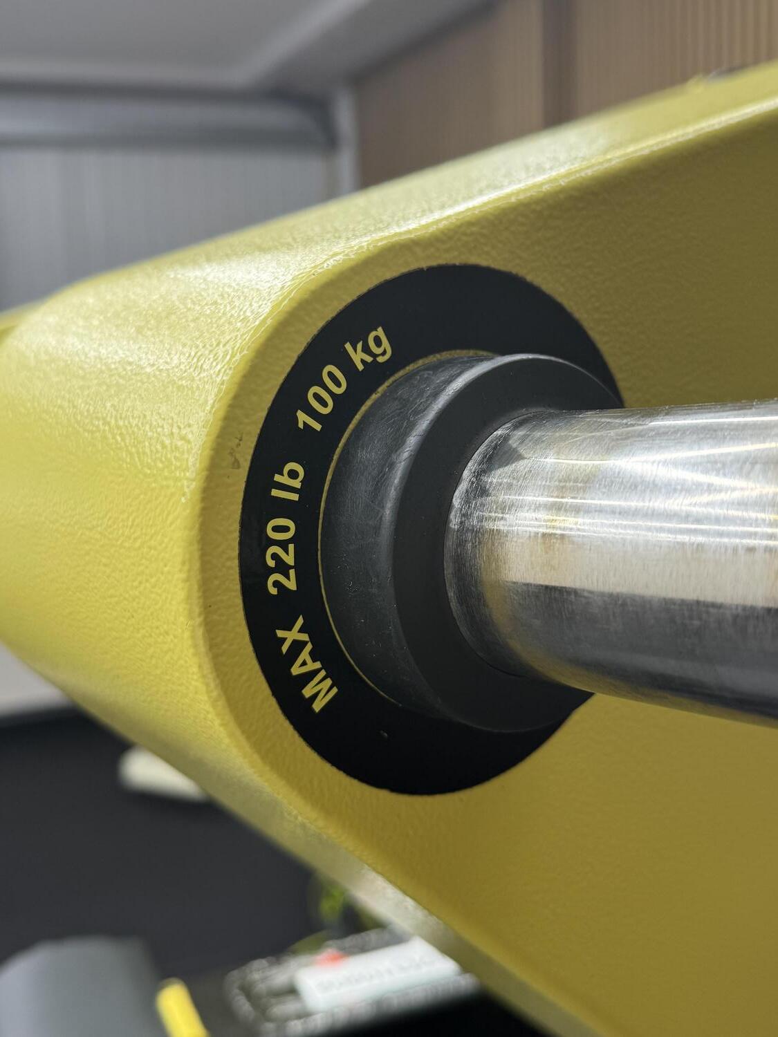 Technogym PURE STRENGTH Low Row (MG2500) Black/Yellow - Image 7