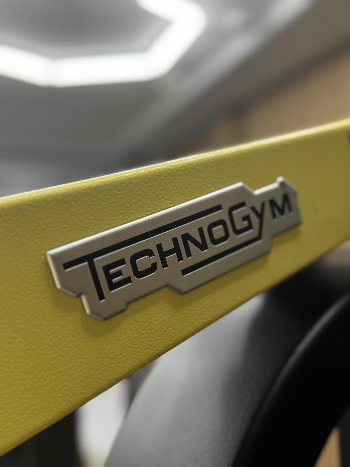 Technogym PURE STRENGTH Low Row (MG2500) Black/Yellow - Image 6