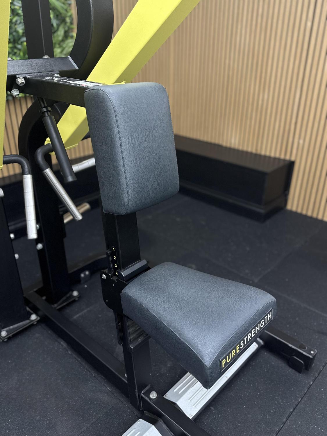 Technogym PURE STRENGTH Low Row (MG2500) Black/Yellow - Image 4