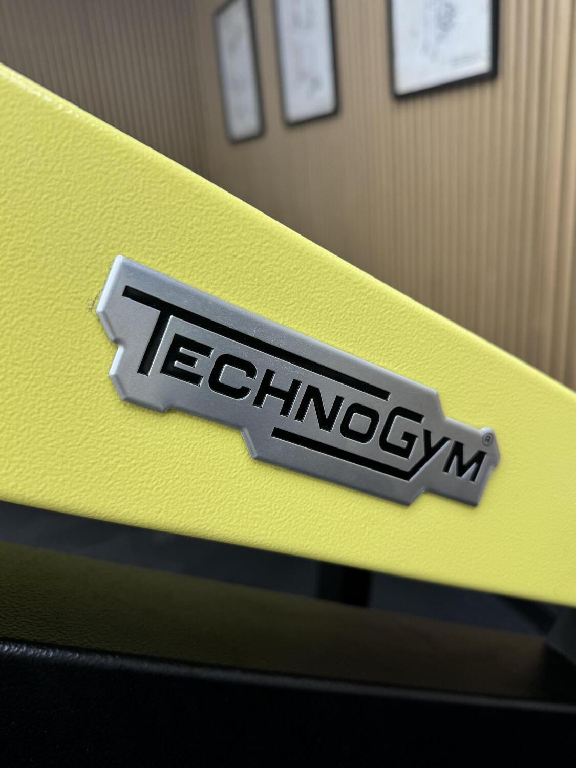 Technogym PURE STRENGTH Pulldown (MG2000) Black/Yellow - Image 5