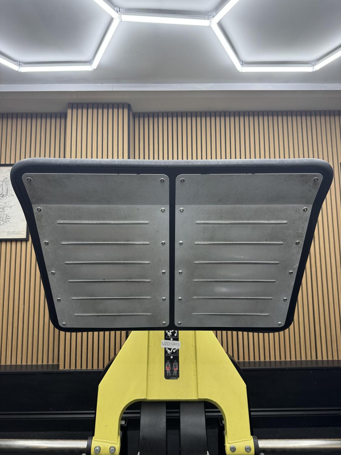 Technogym PURE STRENGTH Leg Press (MG5000) Black/Yellow - Image 3