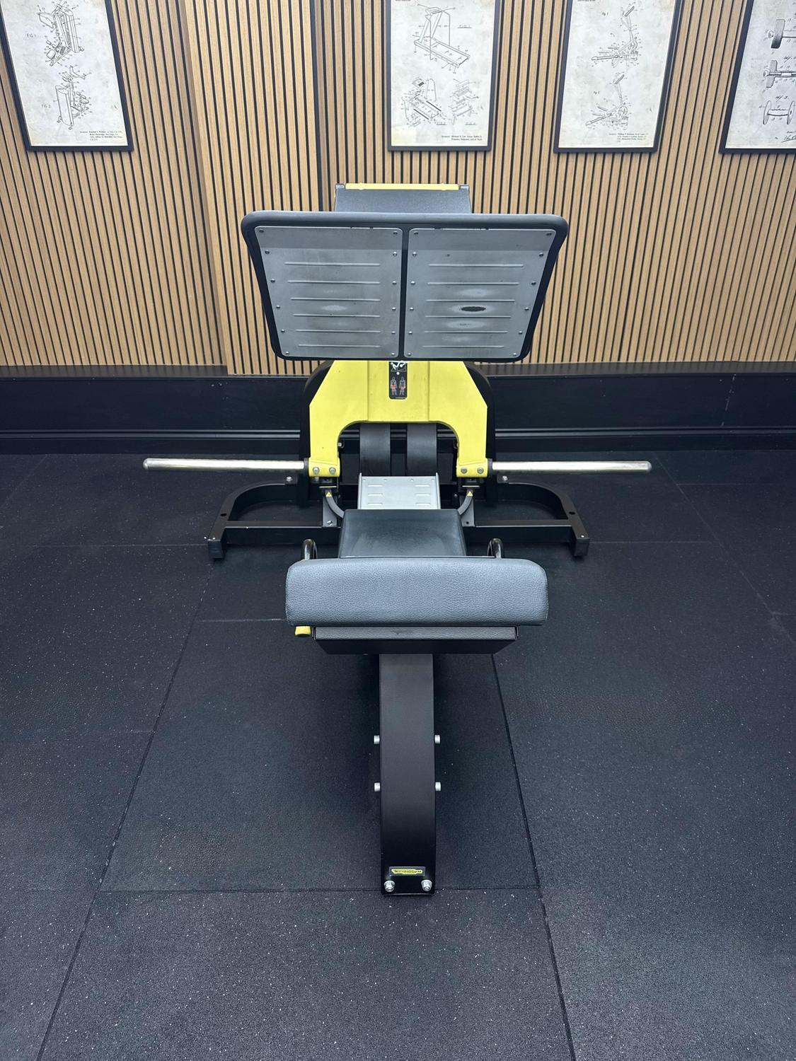 Technogym PURE STRENGTH Leg Press (MG5000) Black/Yellow - Image 2