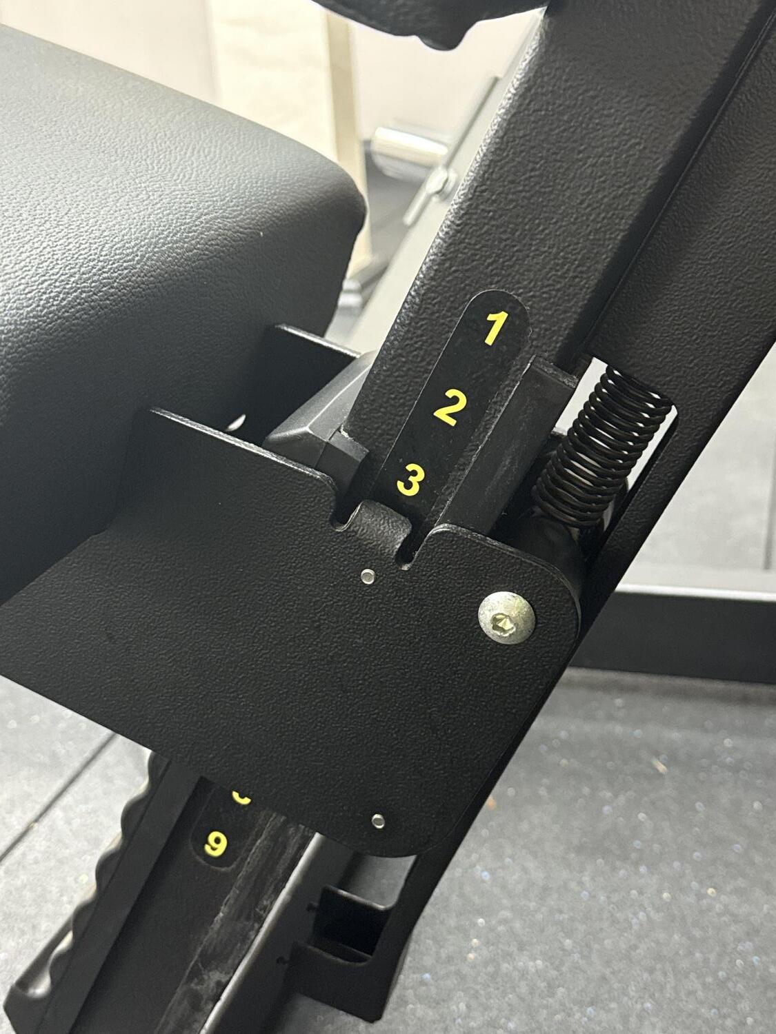 Technogym PURE STRENGTH Wide Chest Press (MG1000) Black/Yellow - Image 7