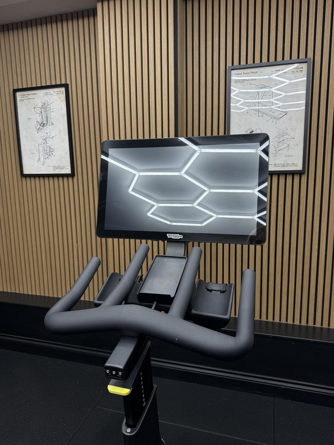 Technogym Bike Live (D93LNUE) Black - Image 4