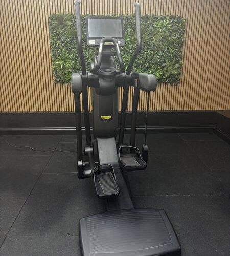 Technogym Excite VARIO LIVE 5000 16" (DFFU3Q3) Diamond Black