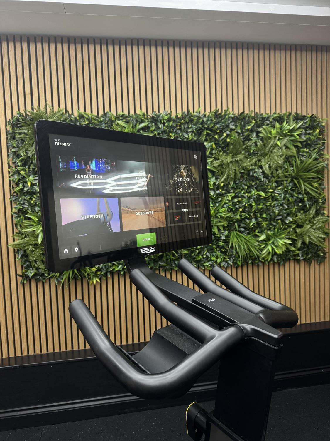 Technogym Bike Live (D93TNLS) Pivot Screen Dark Pearl Grey - Image 6