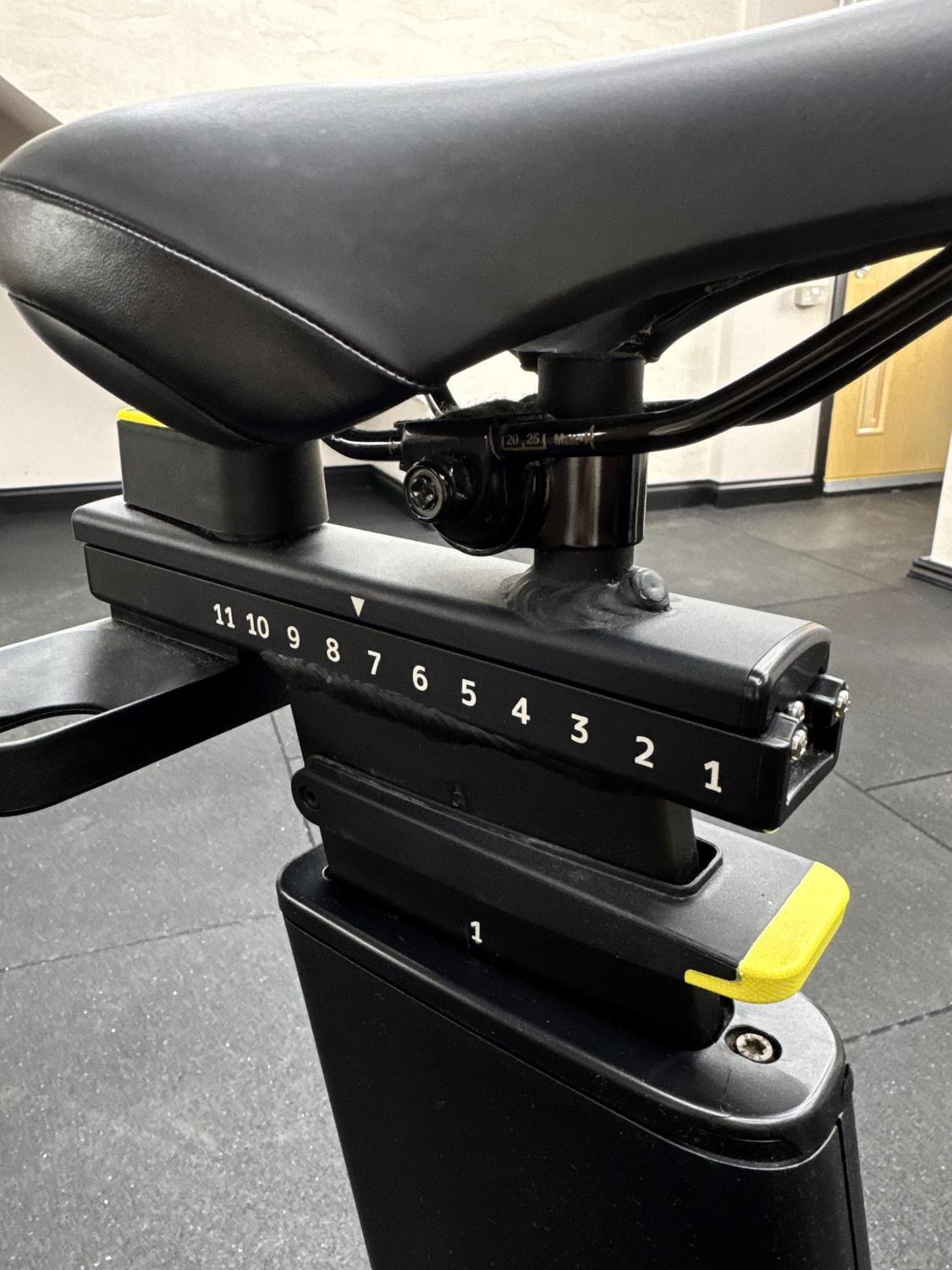 Technogym Bike Live (D93TNLS) Pivot Screen Dark Pearl Grey - Image 5