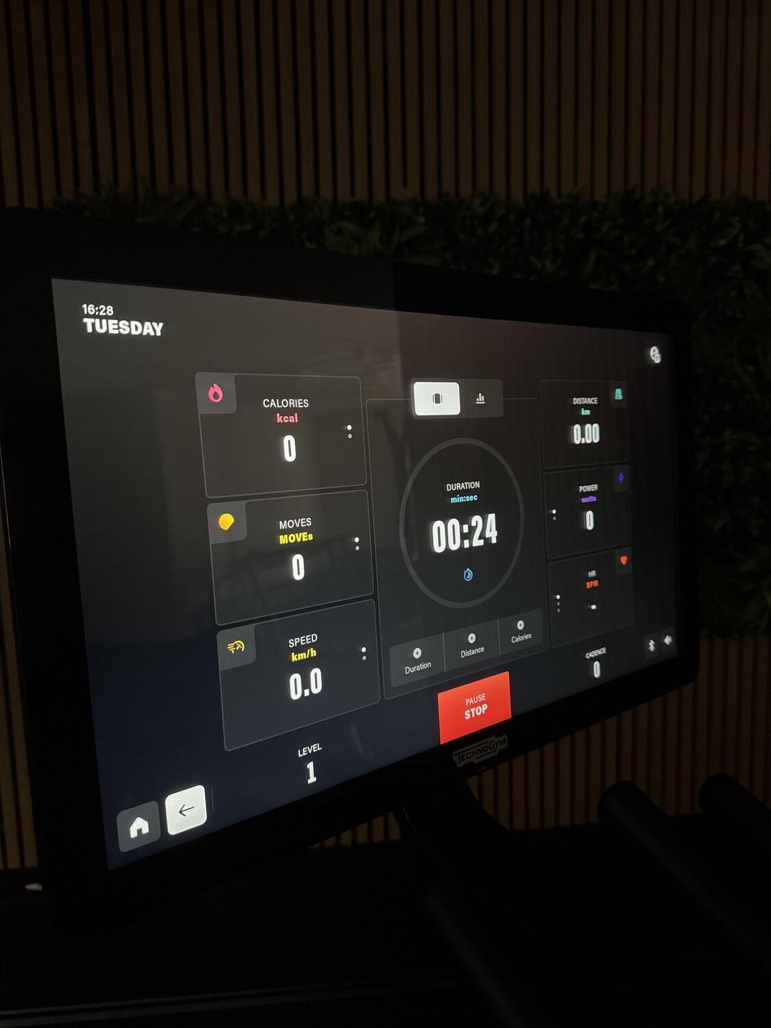 Technogym Bike Live (D93TNLS) Pivot Screen Dark Pearl Grey - Image 8