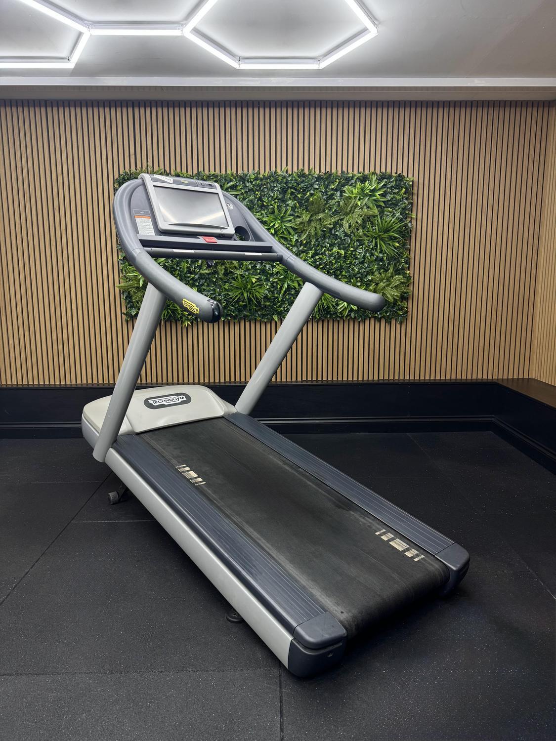 Technogym Excite+ JOG 700 UNITY 2 (DAK3EV) Silver