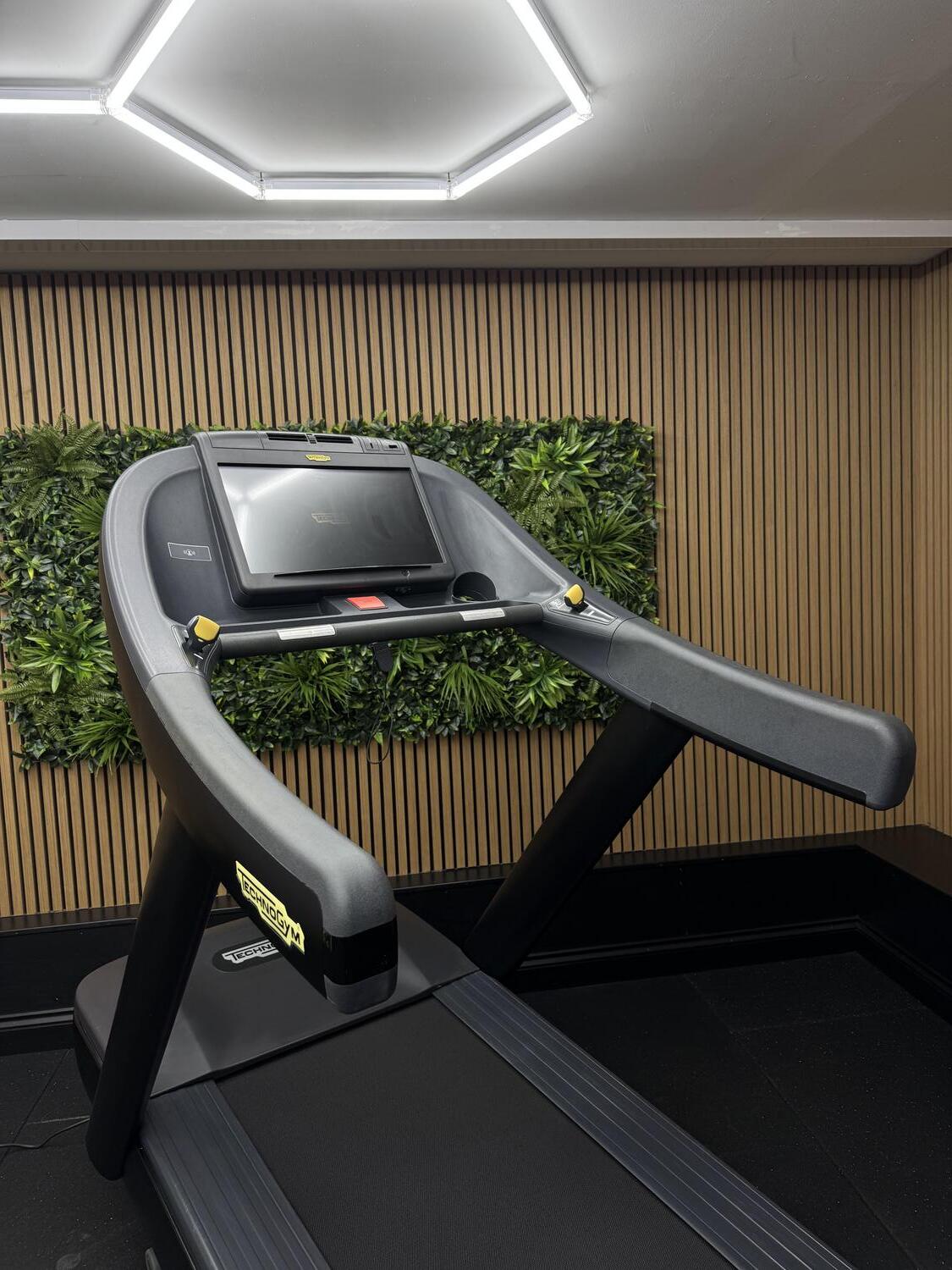Technogym Excite+ Run Now 700 (DAK8) Unity 3 Upgrade Black - Image 4