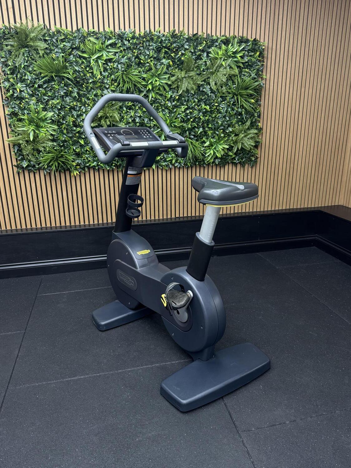 Technogym Excite (DEC84L) BIKE EXCITE 1000 SP LED Trend