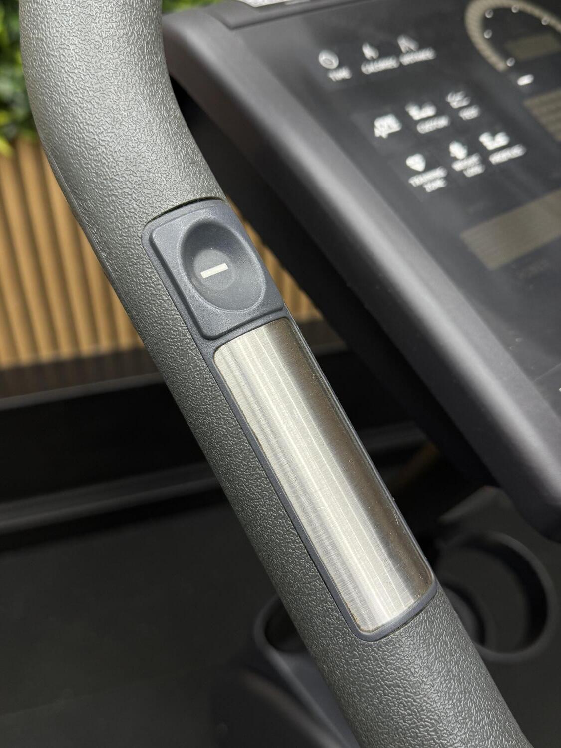 Technogym Excite (DEC84L) BIKE EXCITE 1000 SP LED Trend - Image 7