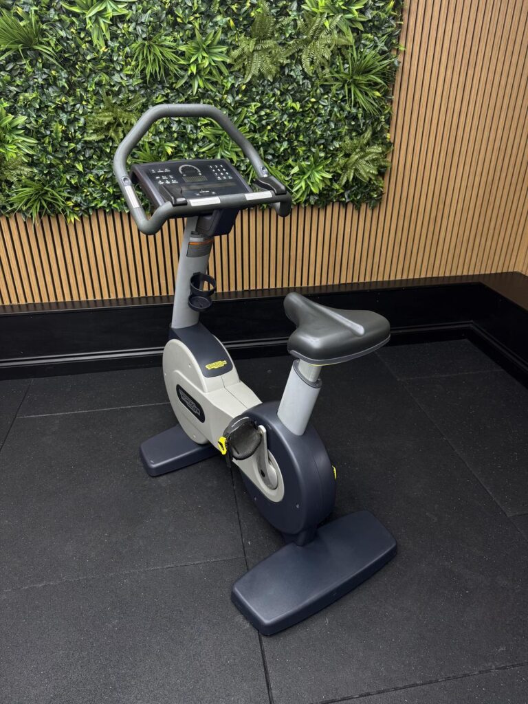 Technogym Excite (DEC84L) BIKE EXCITE 1000 SP LED Class