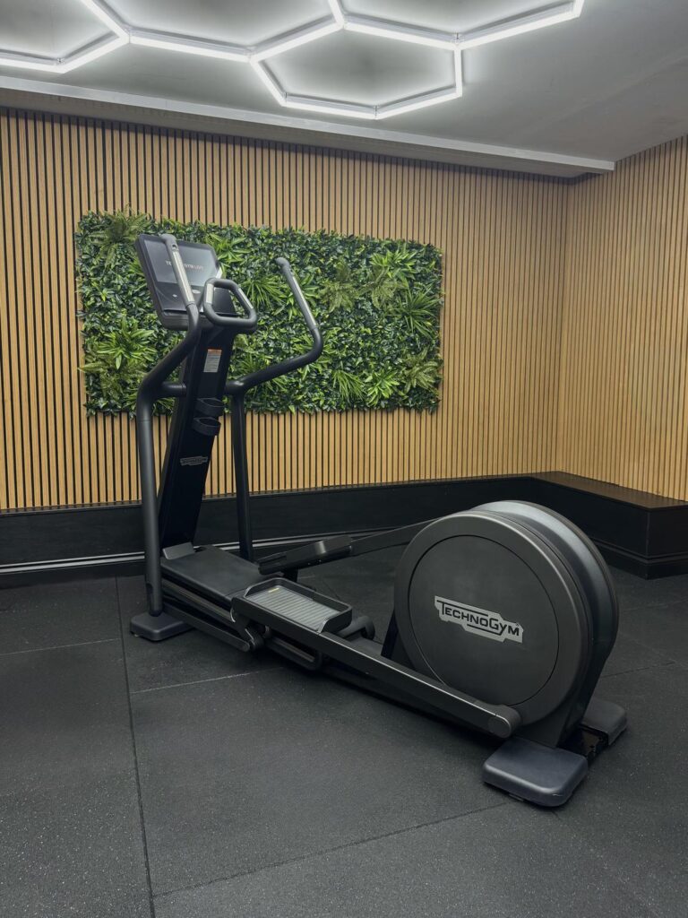 Technogym Artis Synchro Adjust Ramp LIVE (DBH03Q) Black
