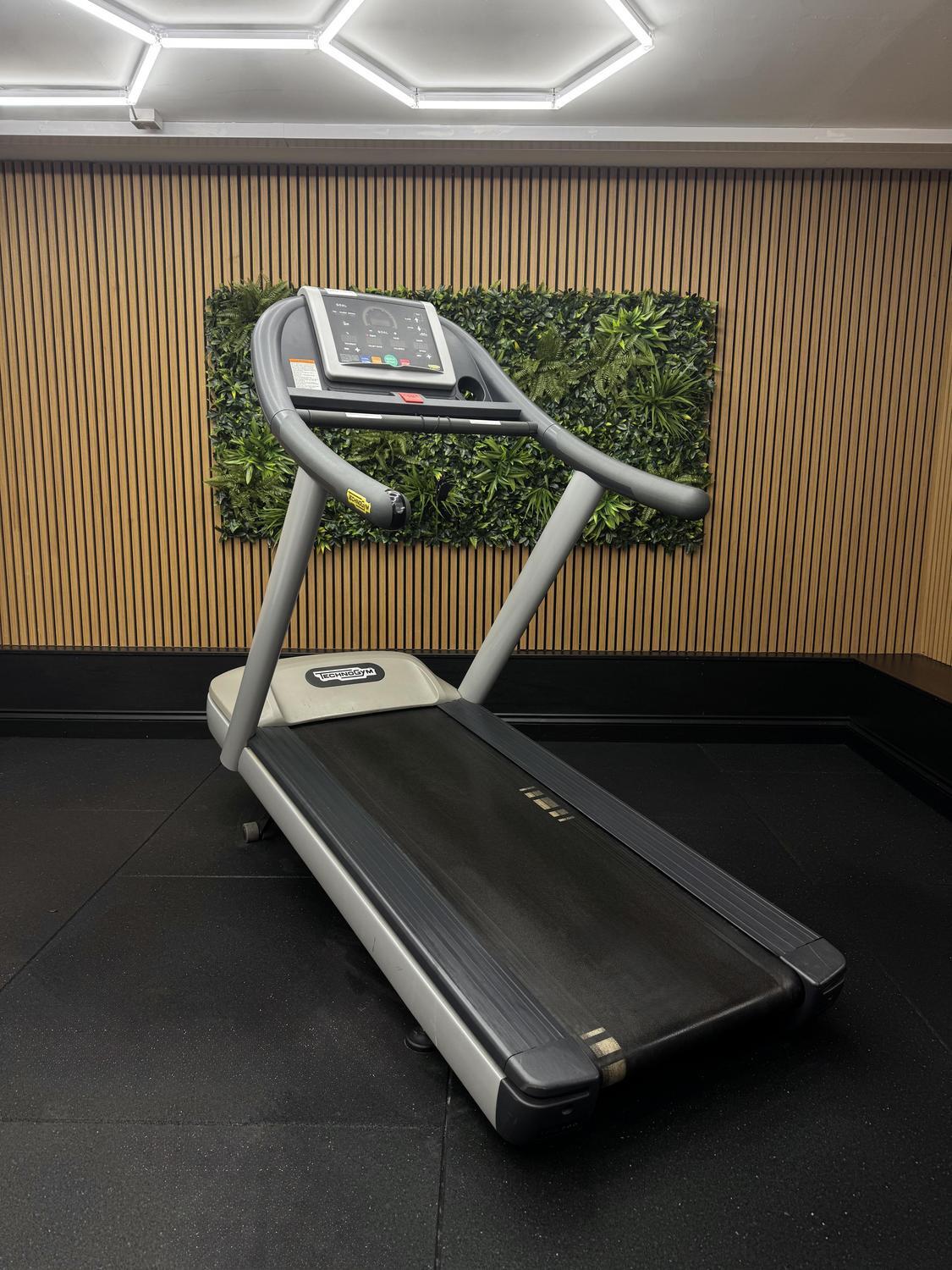 Technogym Excite+ JOG NOW 700 LED (DAK3EL) Silver - Image 2