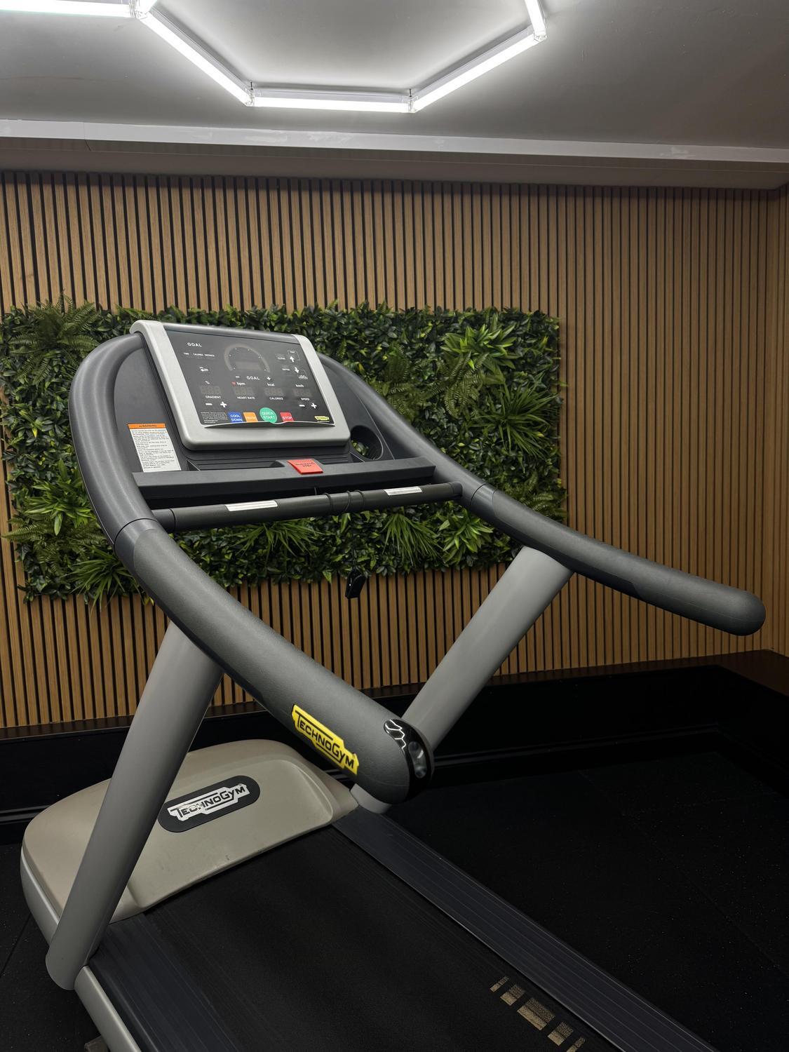 Technogym Excite+ JOG NOW 700 LED (DAK3EL) Silver - Image 4