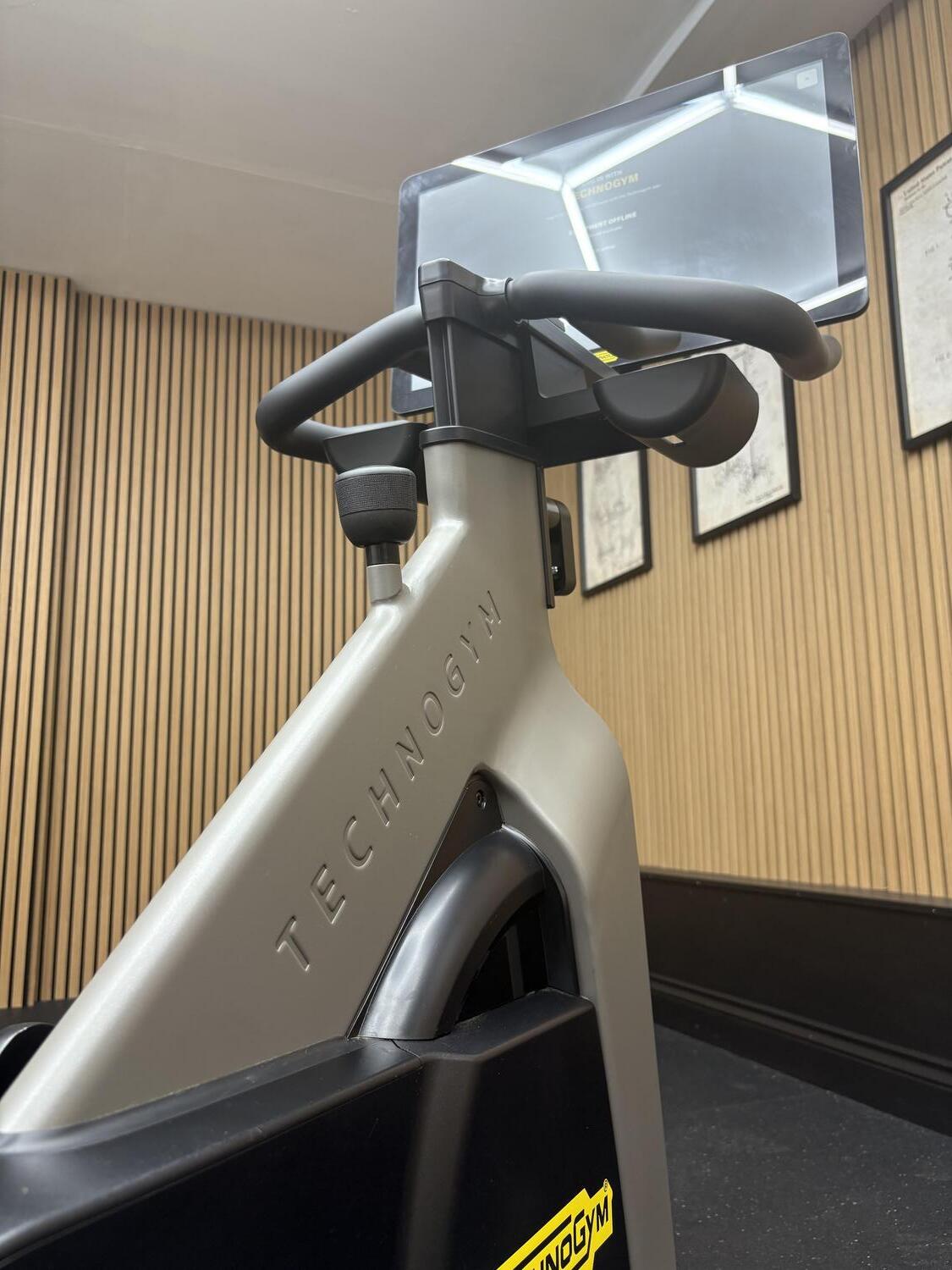 Technogym Bike Live (D93TNLE) Dark Pearl Grey - Image 3