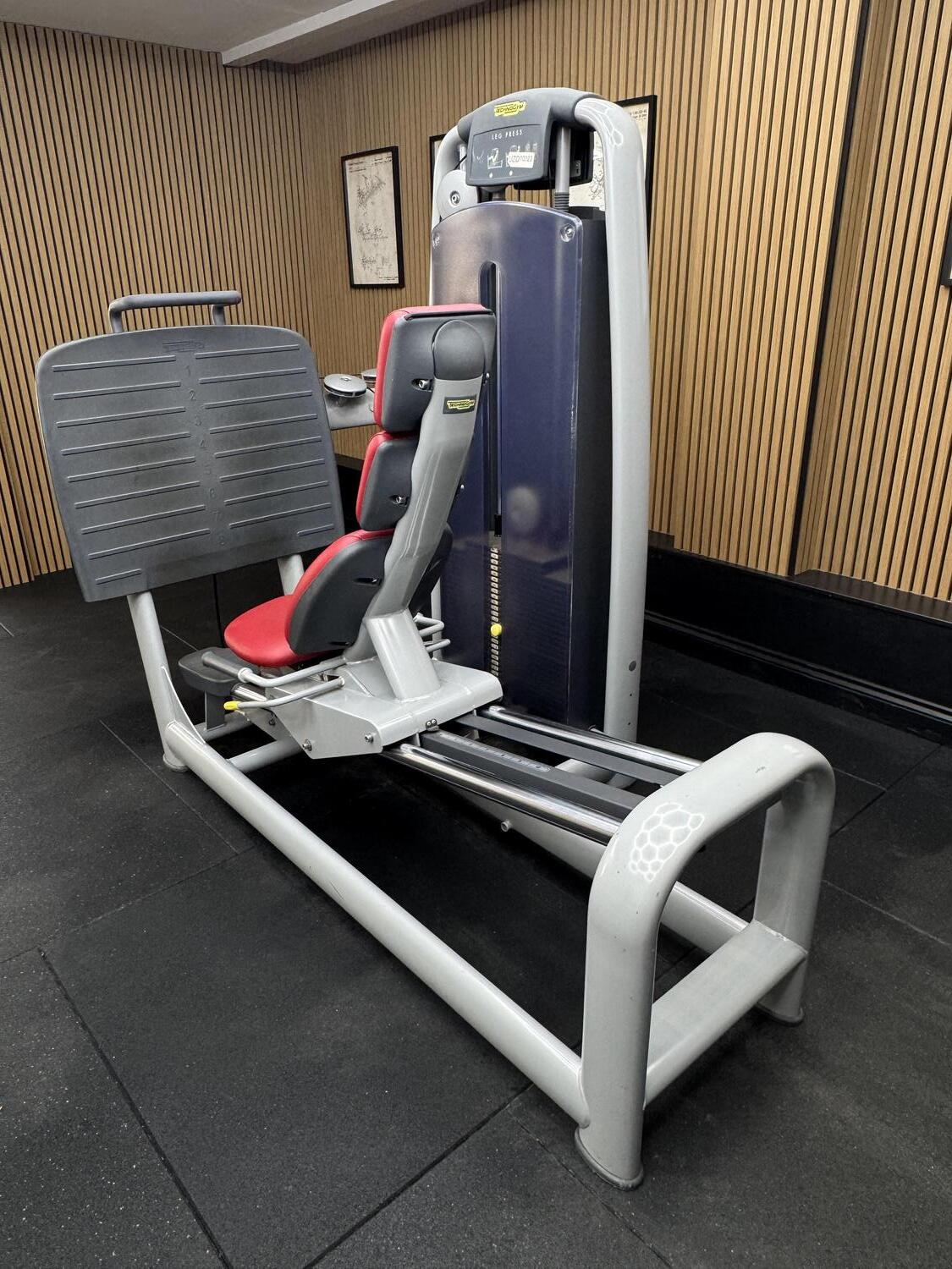 Technogym Selection Personal Leg Press (M951) Silver - Image 2