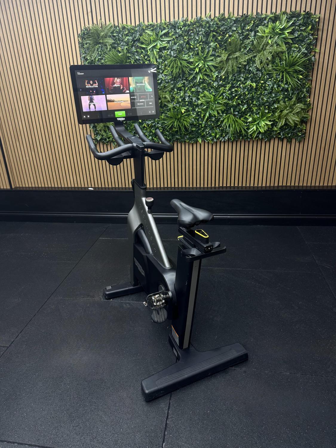 Technogym Bike Live (D93TNLS) Pivot Screen Dark Pearl Grey - Image 2