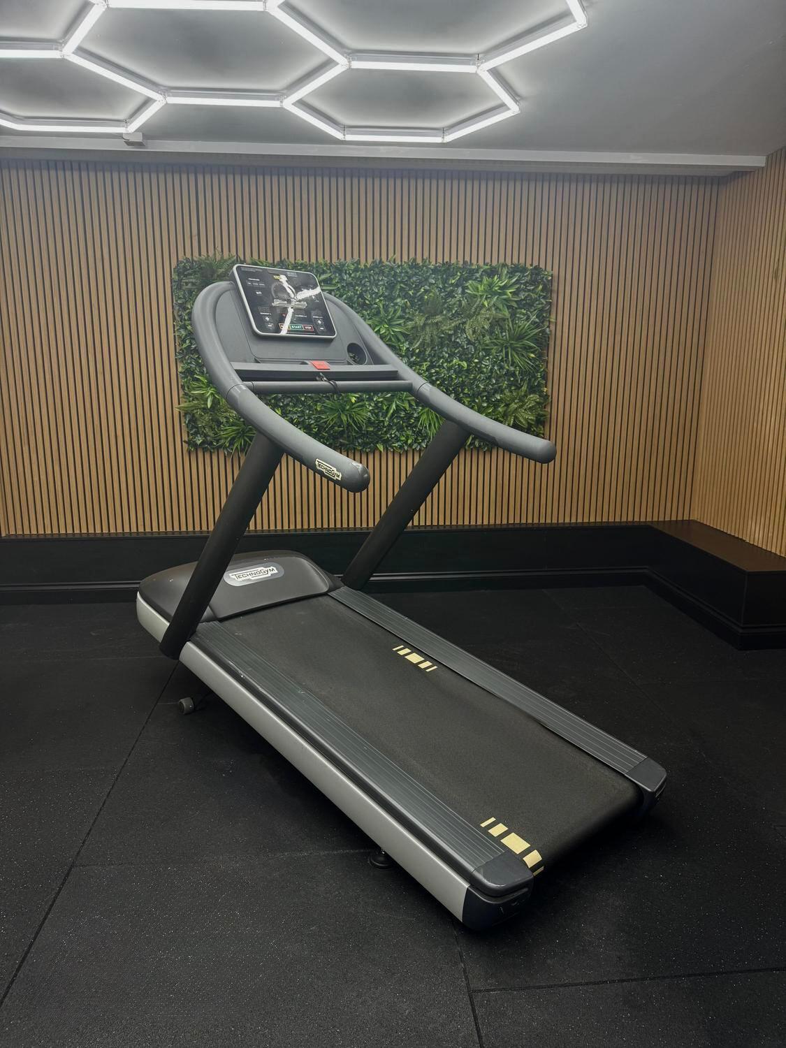 Technogym Jog Forma (DDJ52L) Black - Image 4
