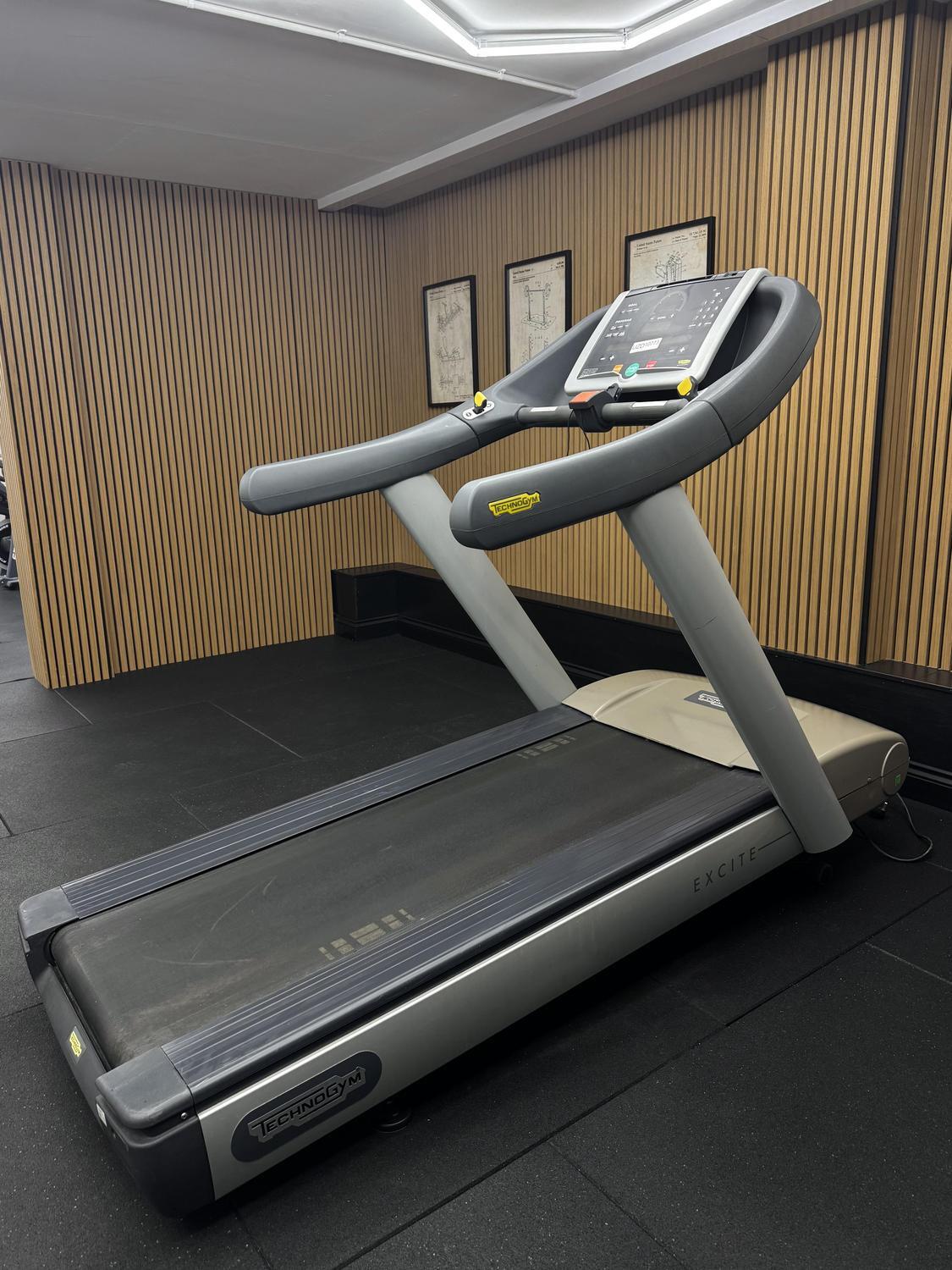 Technogym Excite+ RUN EXCITE 700 LED (DA48EL) Silver - Image 2