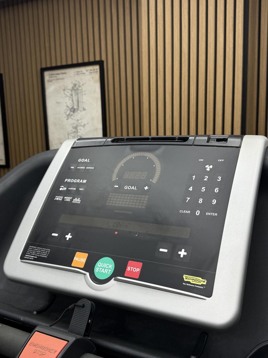 Technogym Excite+ RUN EXCITE 700 LED (DA48EL) Silver - Image 7